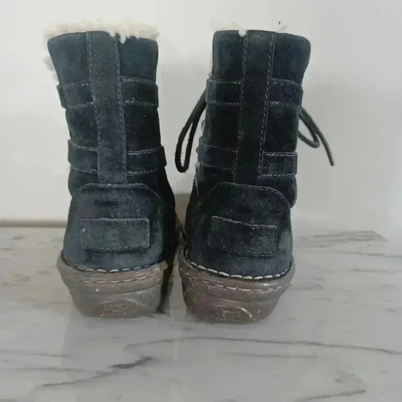 Ugg Women's Black Caspia Suede Boot 6 - Picture 5 of 16